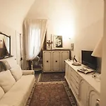 Leodi Oda ve Kahvaltı 4*
